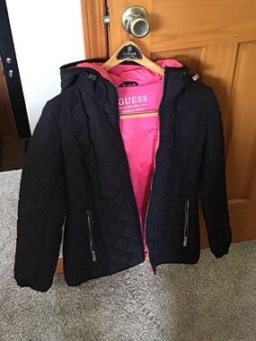 PRICE⬇️Guess Black Quilted Hooded Jacket with Pink Interior